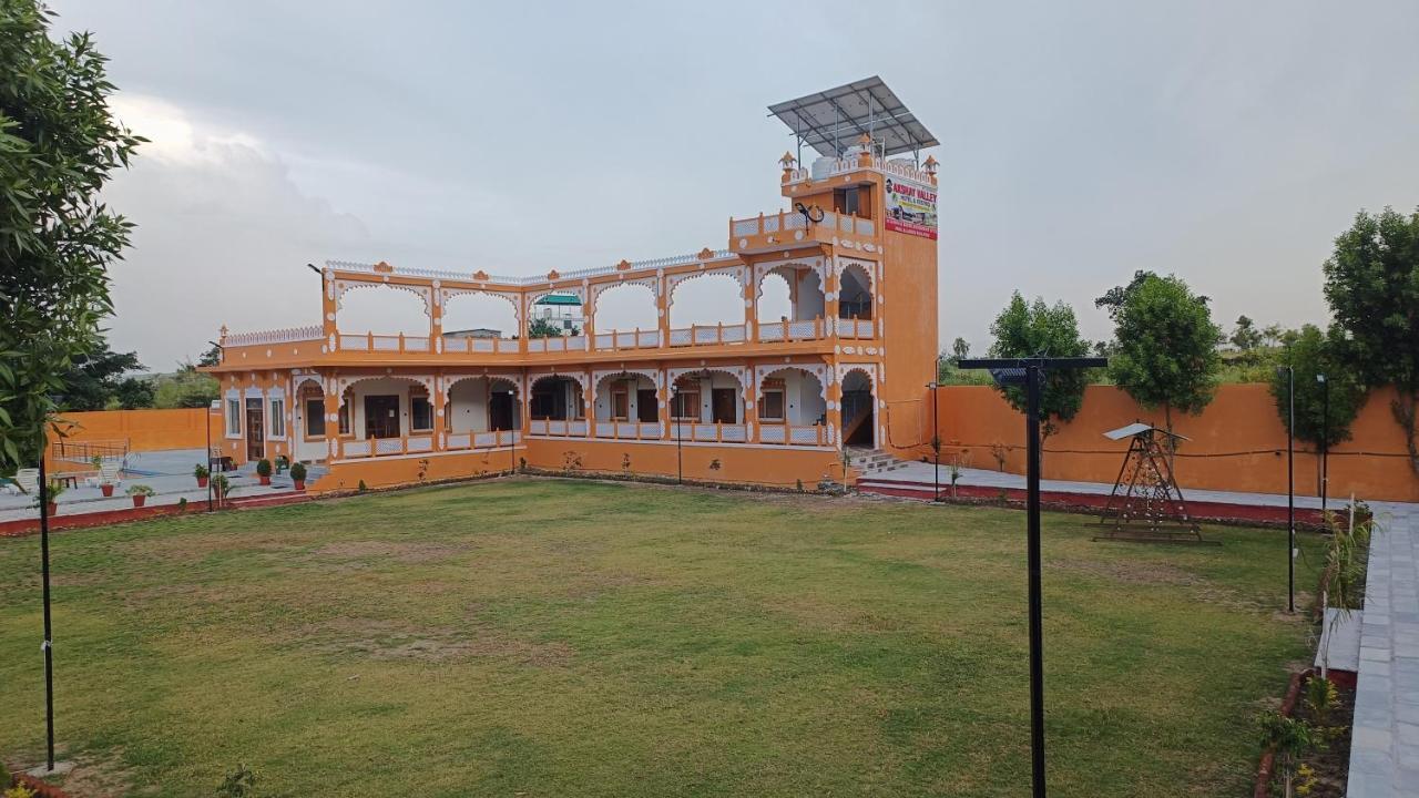 Akshay Valley Kama Buitenkant foto