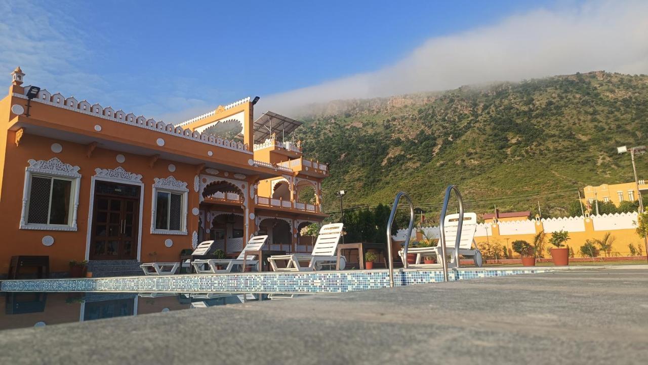 Akshay Valley Kama Buitenkant foto