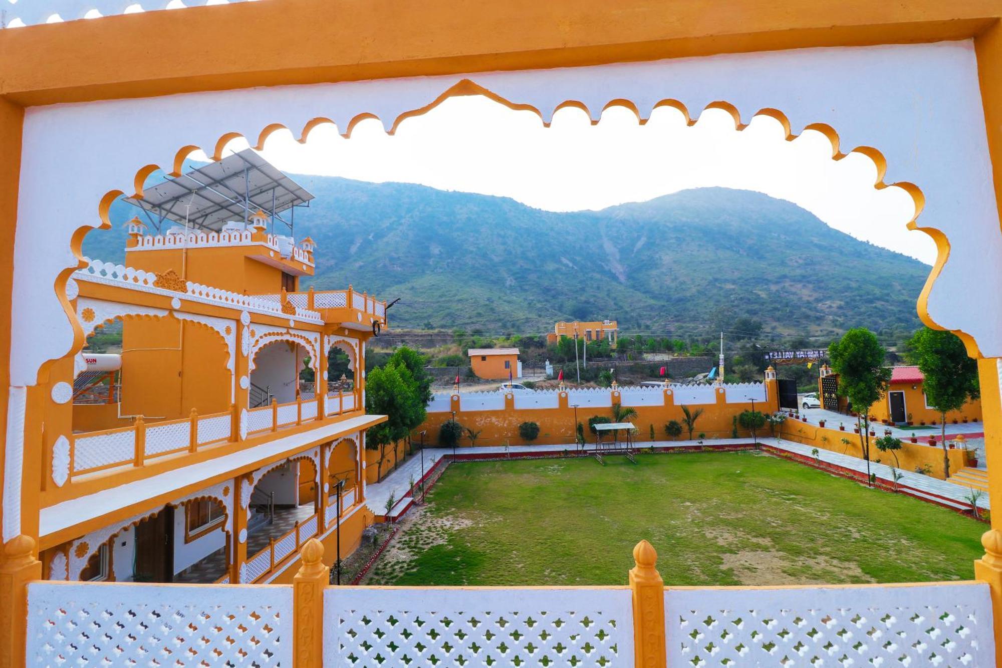 Akshay Valley Kama Buitenkant foto