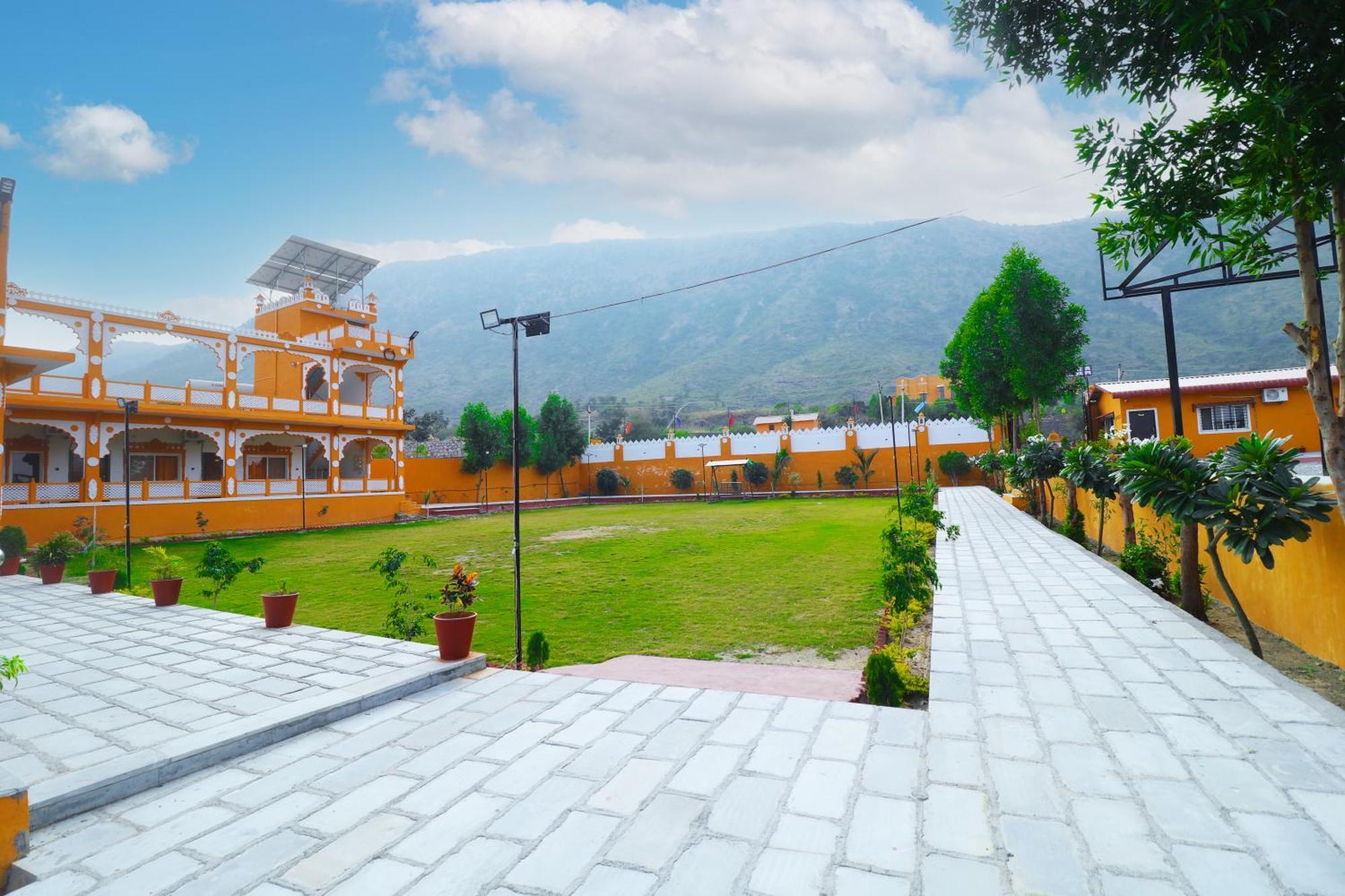 Akshay Valley Kama Buitenkant foto